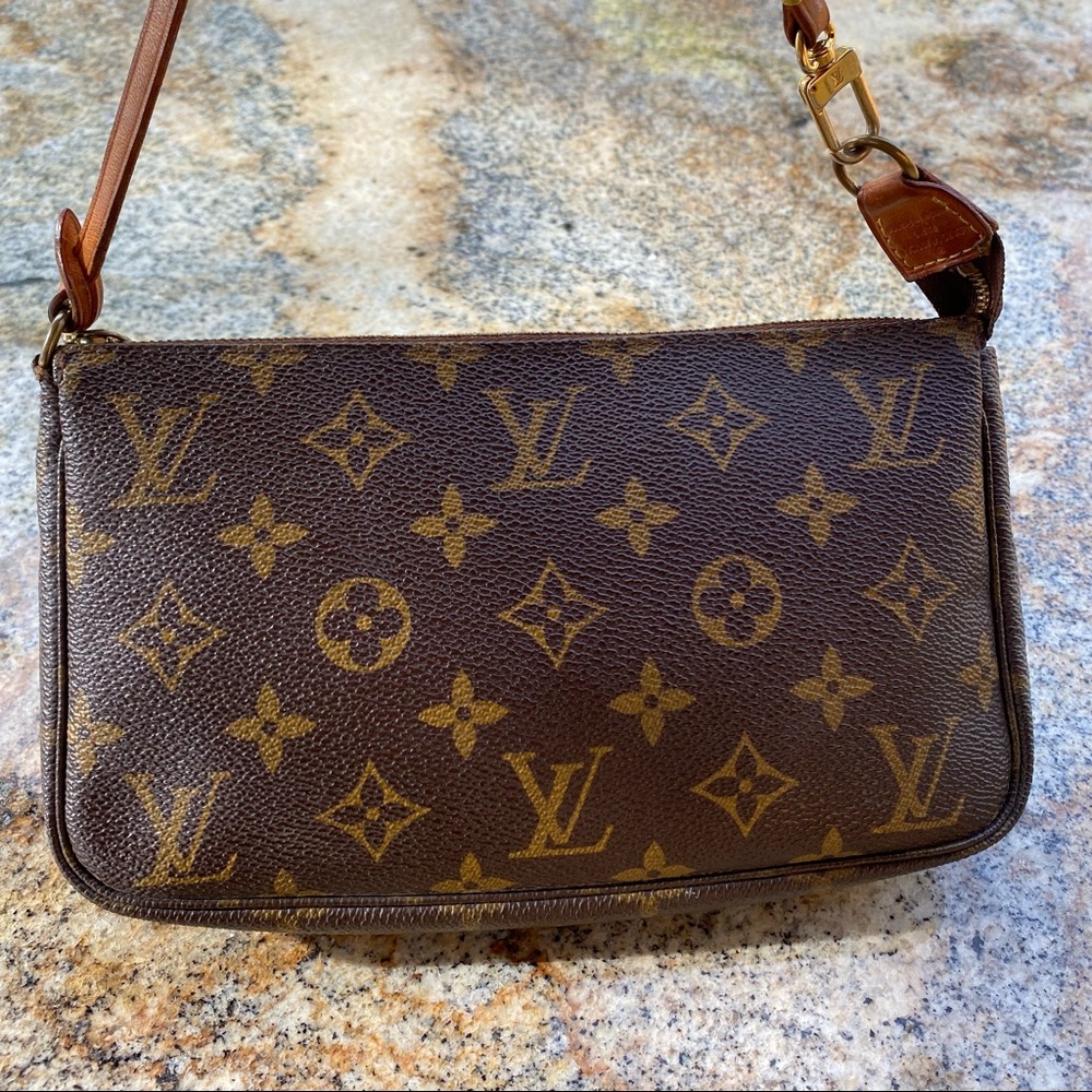 SOLD Louis Vuitton Monogram Pochette Accessoires SD1010 - Picture 3 of 14